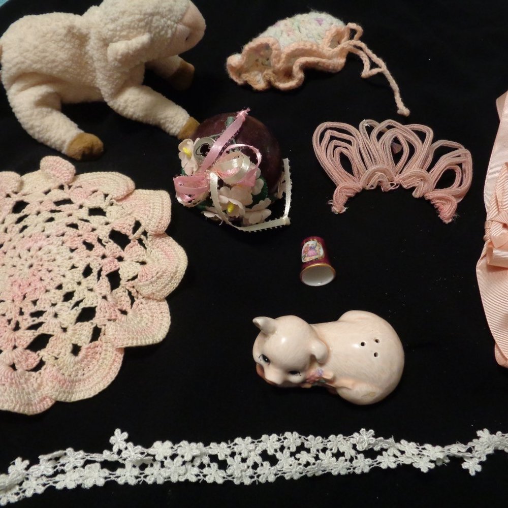 BARBIECORE RETRO PINKS HOUSEHOLDS. TOYS. CLOTHE ITEMS 9 ITEMS